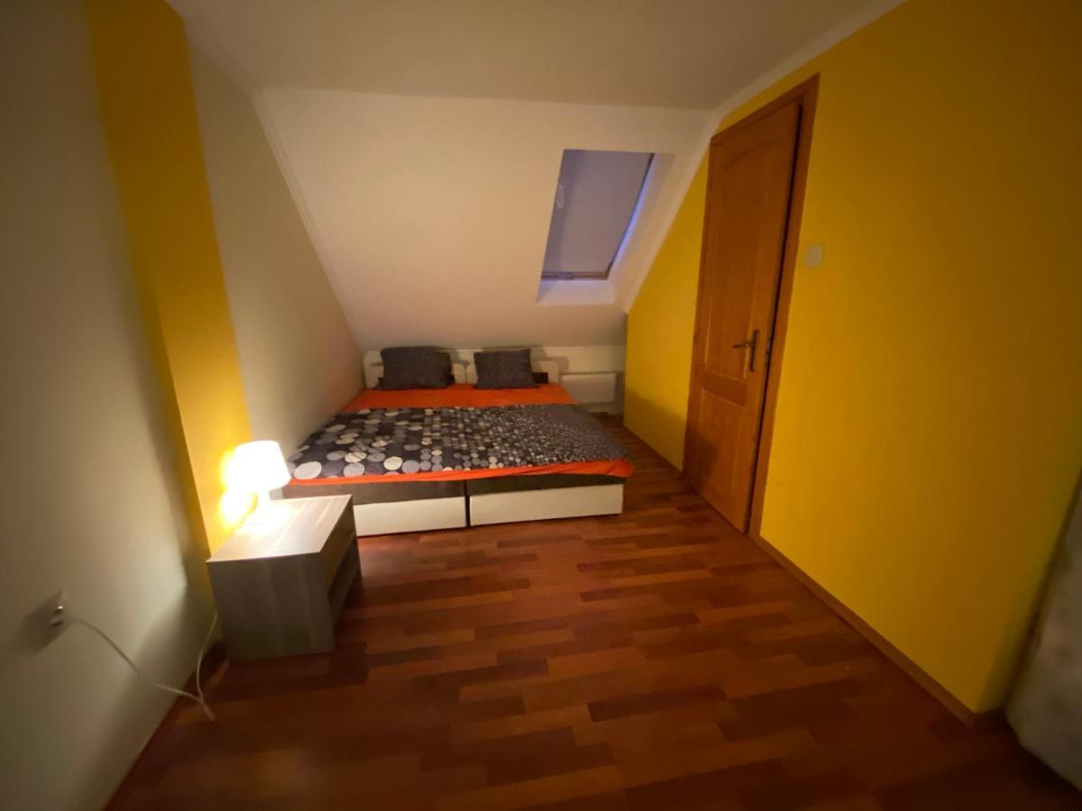 Mimi Apartman Appartement Gyula Buitenkant foto