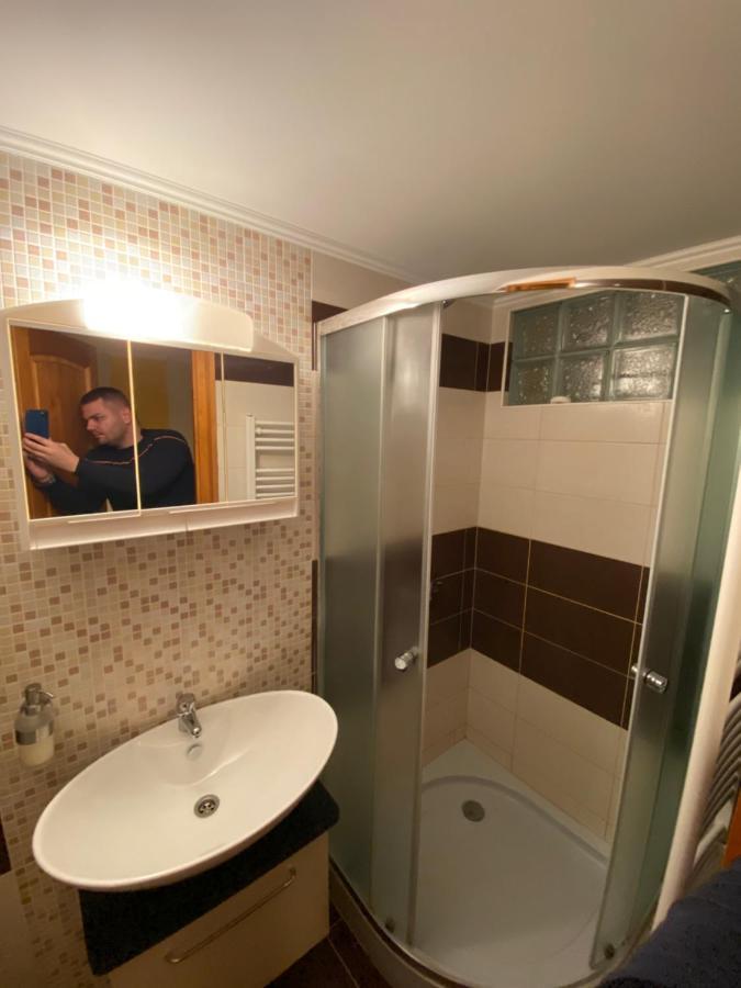 Mimi Apartman Appartement Gyula Buitenkant foto